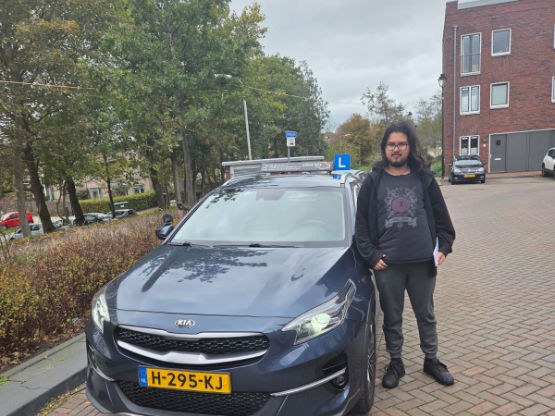 Ook Josh heeft zijn autorijbewijs