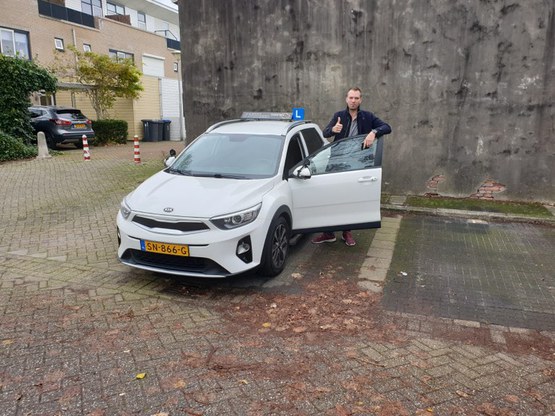 Sander heeft met 20 rijlessen zijn rijbewijs